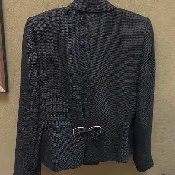 Liz Claiborne suit jacket. Navy and pink with bow detail - Picture 2 of 3